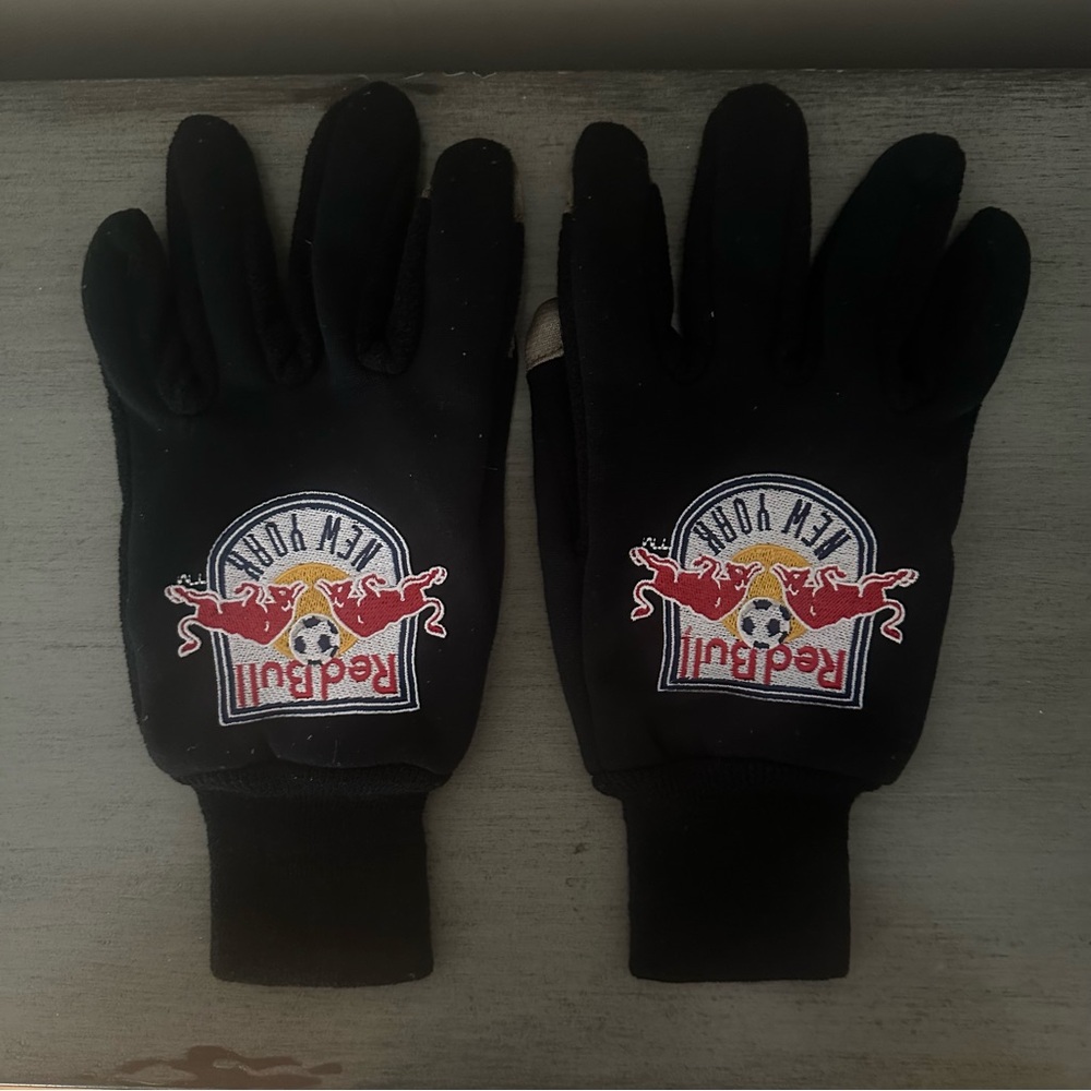 Red Bull New York Men's Black Gloves